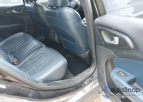 2016 Chrysler 200 S из США, поврежденный, VIN 1C3CCCBB1GN175850